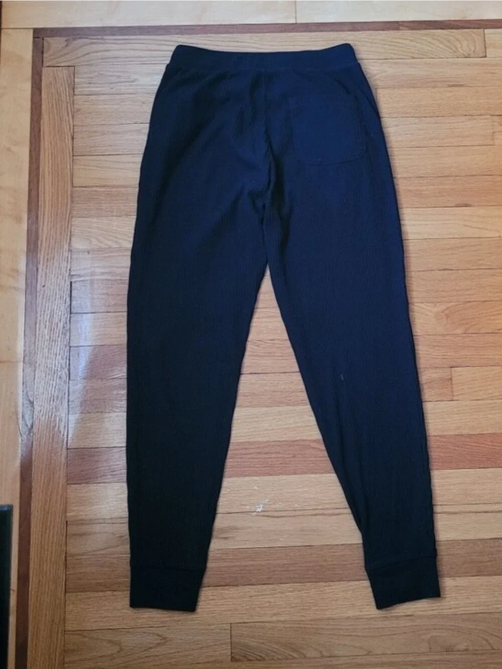 ALO YOGA MUSE SWEATPANT IN BLACK